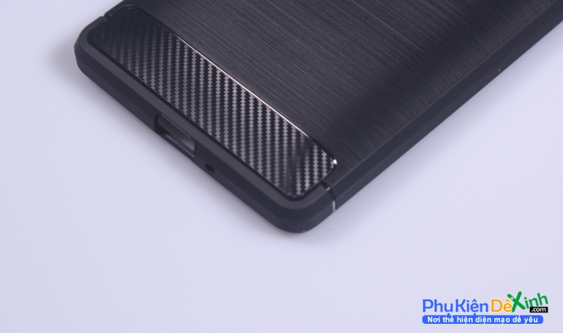 Ốp Lưng Sony Xperia XZ2 Chống Sốc Hiệu Likgus Giá Rẻ được làm bằng chất liệu TPU mền giúp bạn bảo vệ toàn diện mọi góc cạnh của máy rất tốt lớp nhựa này khá mỏng bên ngoài kết hợp thêm bên trên và dưới dạng carbon rất sang t...